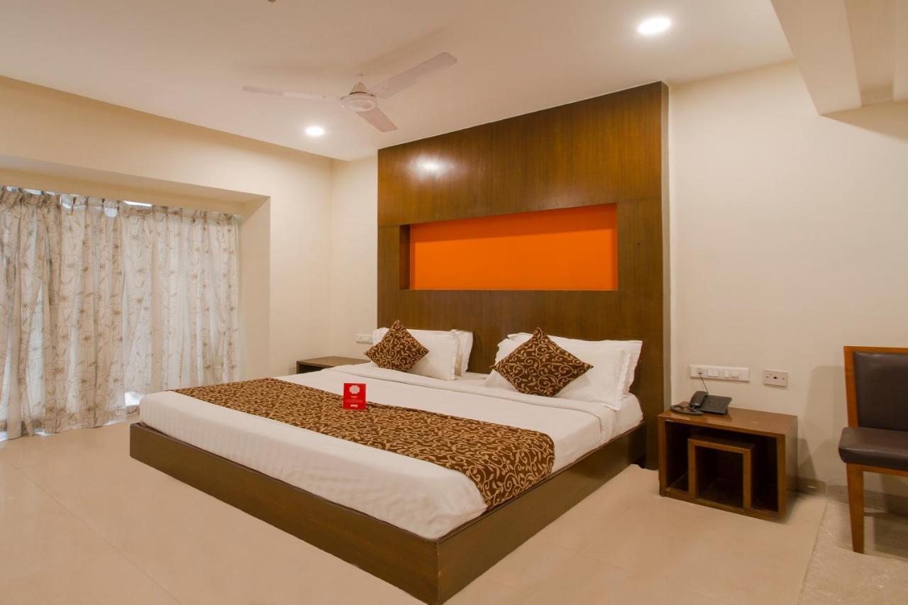 Oyo 1410 Country Club Begumpet Hotell Hyderabad Exteriör bild