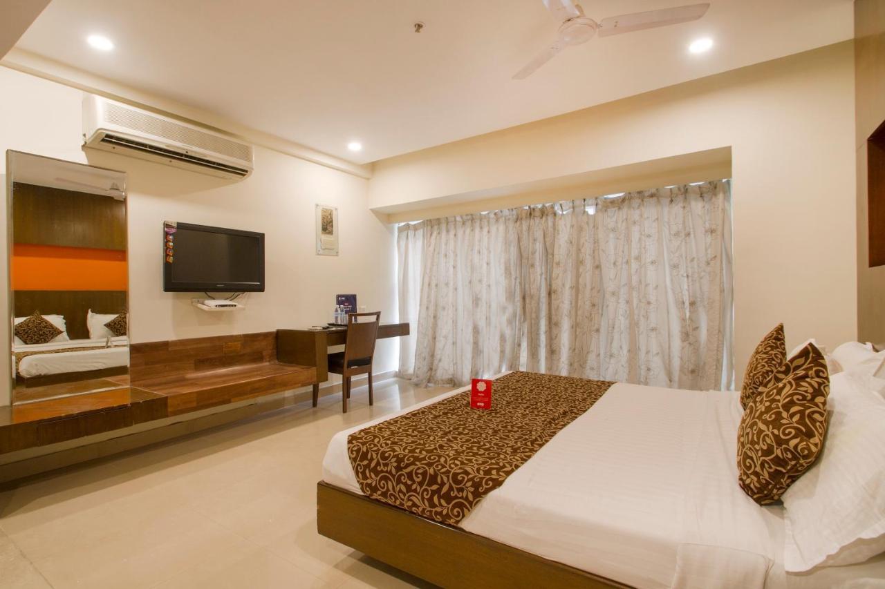 Oyo 1410 Country Club Begumpet Hotell Hyderabad Exteriör bild