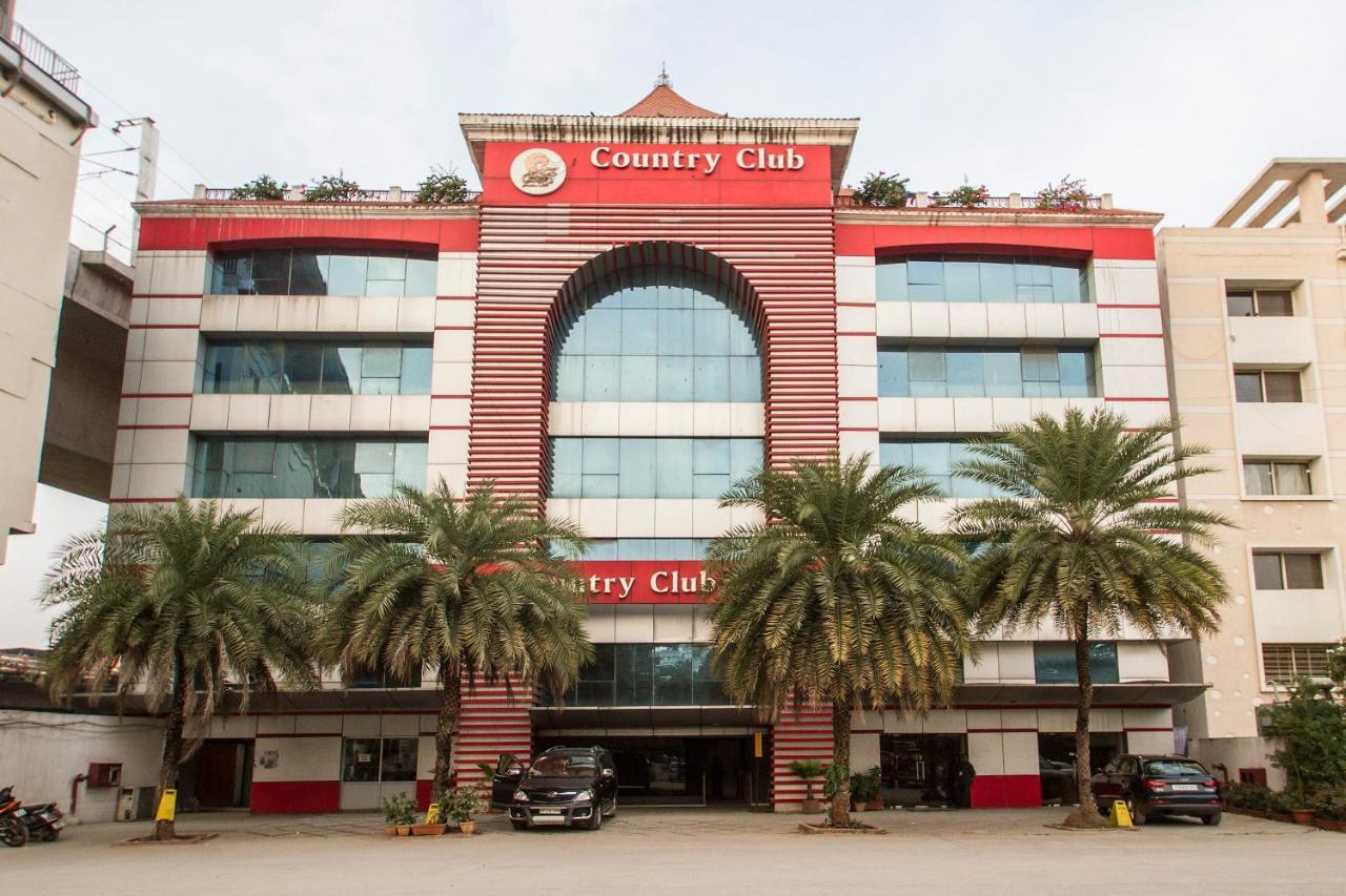 Oyo 1410 Country Club Begumpet Hotell Hyderabad Exteriör bild
