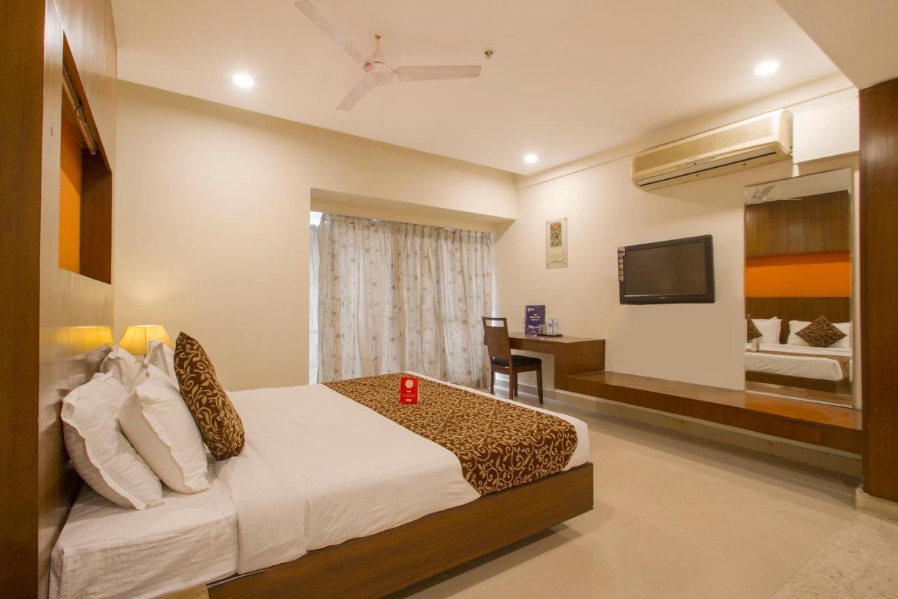 Oyo 1410 Country Club Begumpet Hotell Hyderabad Exteriör bild