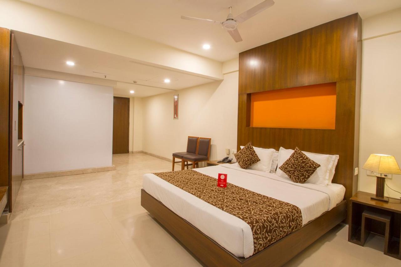 Oyo 1410 Country Club Begumpet Hotell Hyderabad Exteriör bild