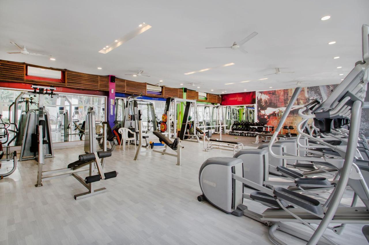 Oyo 1410 Country Club Begumpet Hotell Hyderabad Exteriör bild
