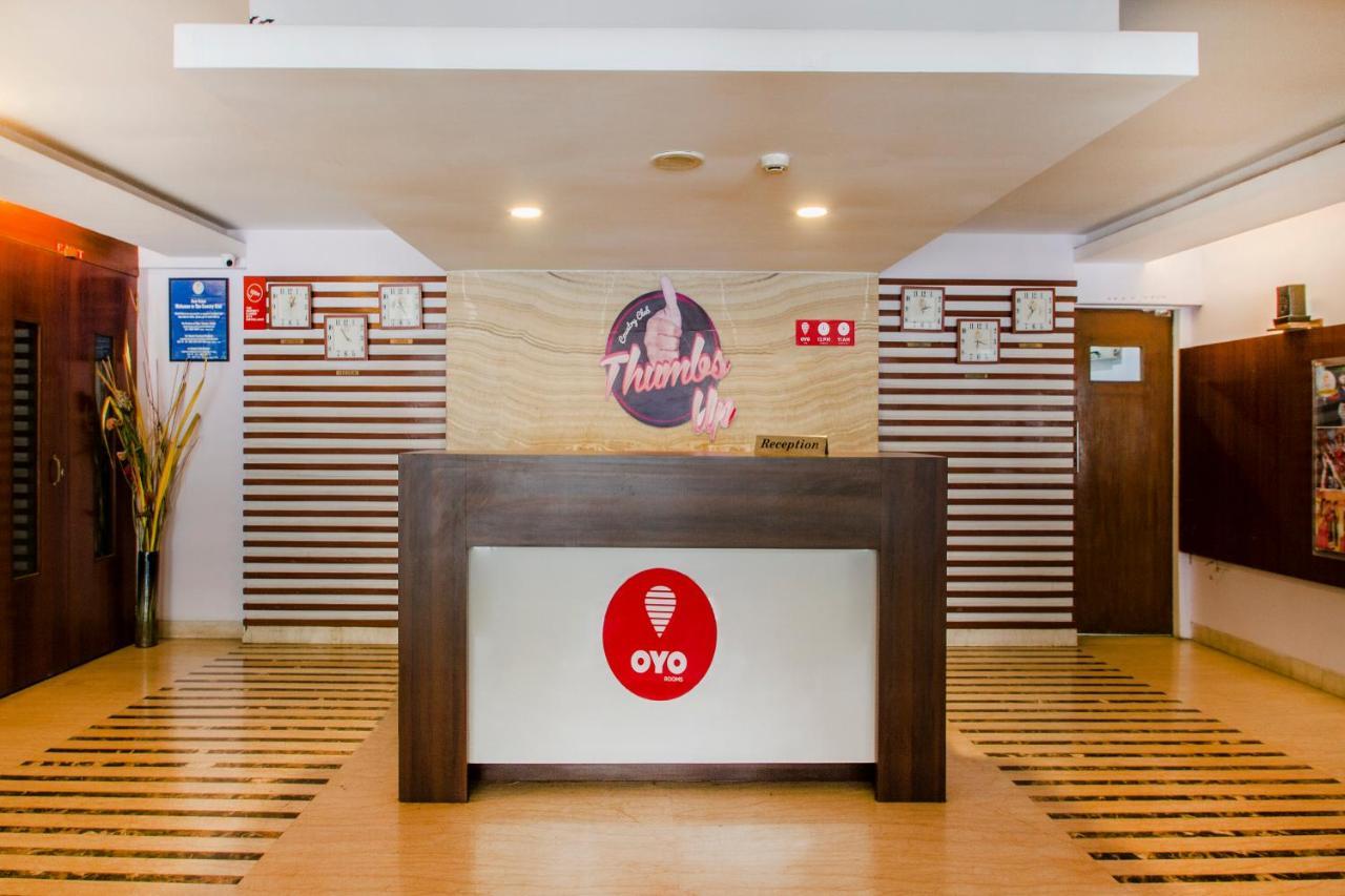 Oyo 1410 Country Club Begumpet Hotell Hyderabad Exteriör bild
