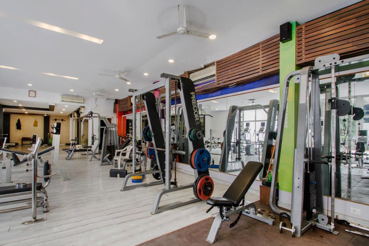 Oyo 1410 Country Club Begumpet Hotell Hyderabad Exteriör bild